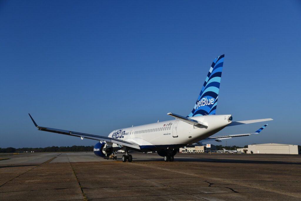 JetBlue Mosaic 1 Benefits in 2026: Real Value, Pitfalls, and How to Maximize Status 8 JetBlue A220 from Tail