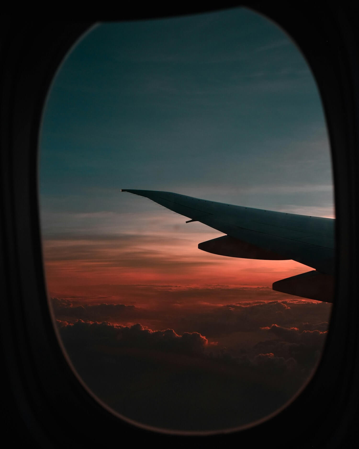 How to Earn British Airways Tier Points on American Airlines Flights 37 View from an airplane window, the kind of American Airlines flight that can earn British Airways Tier Points